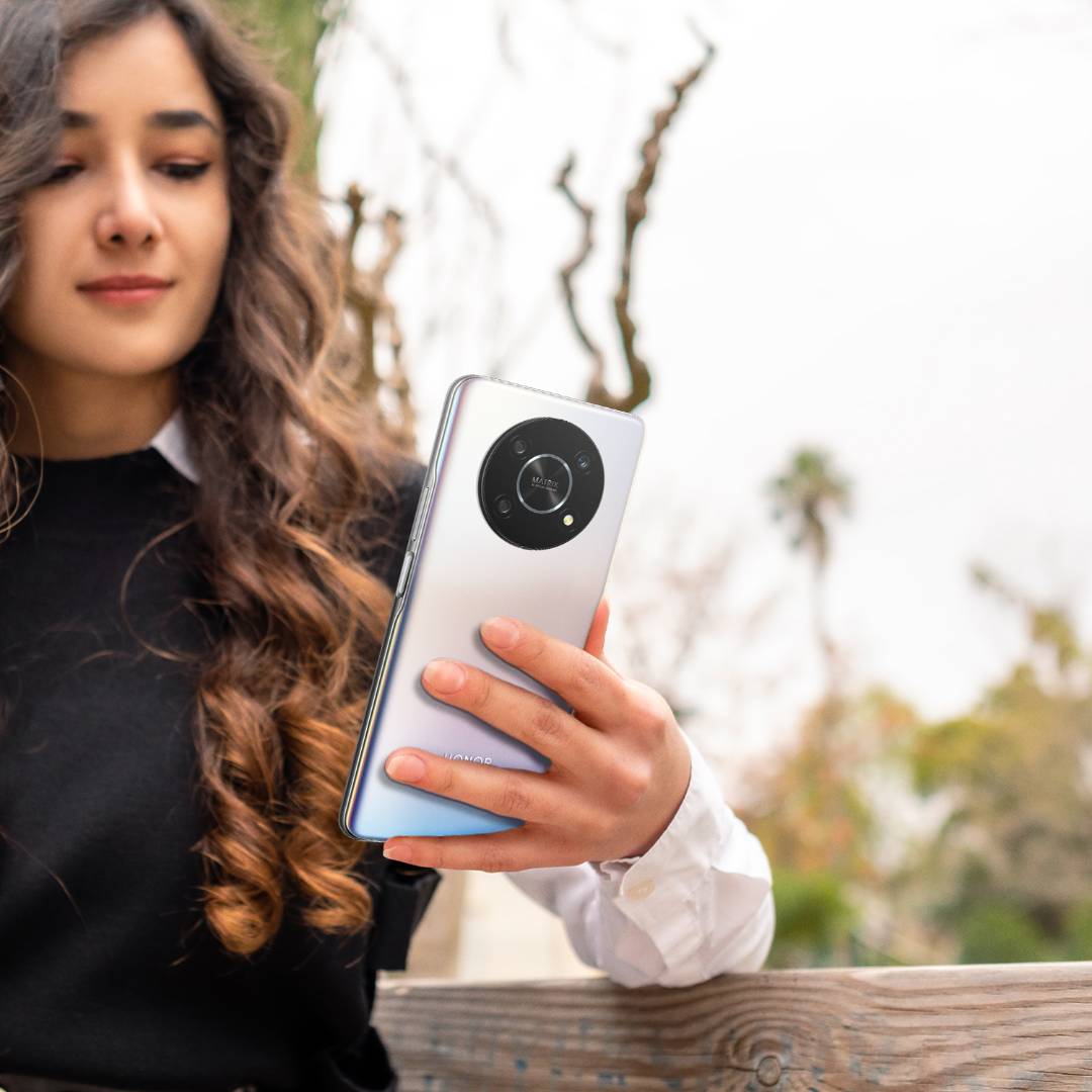 pHi-HONOR-FansnbspppMany-companies-compete-to-offer-powerful-phones