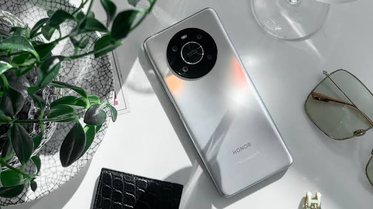 pHi-HONOR-FansnbspppMany-companies-compete-to-offer-powerful-phones