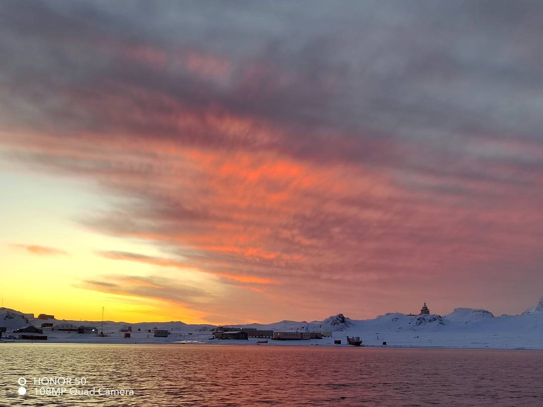 pThese-spectacular-images-perfectly-embody-one-of-the-HONORs-mottos