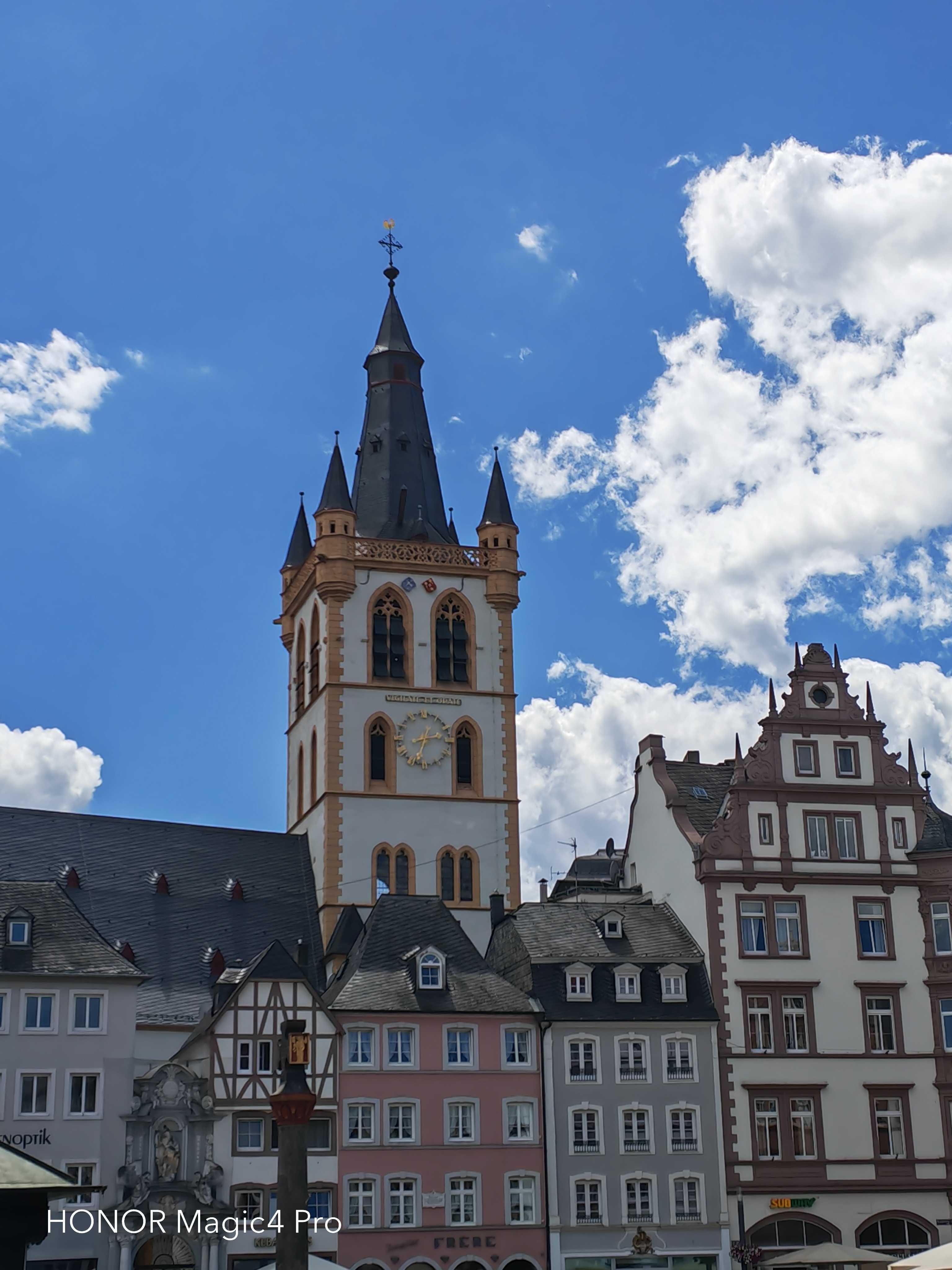 pspan-stylefont-size18pxHello-to-strongall-the-fansstrongbrbrLast