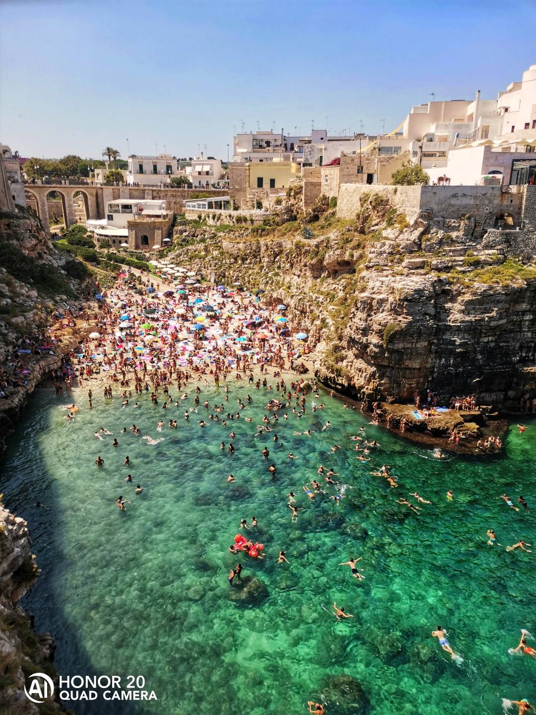 Cala Porto beach, Polignano a mare, Bari, Italia | HONOR CLUB (Global)