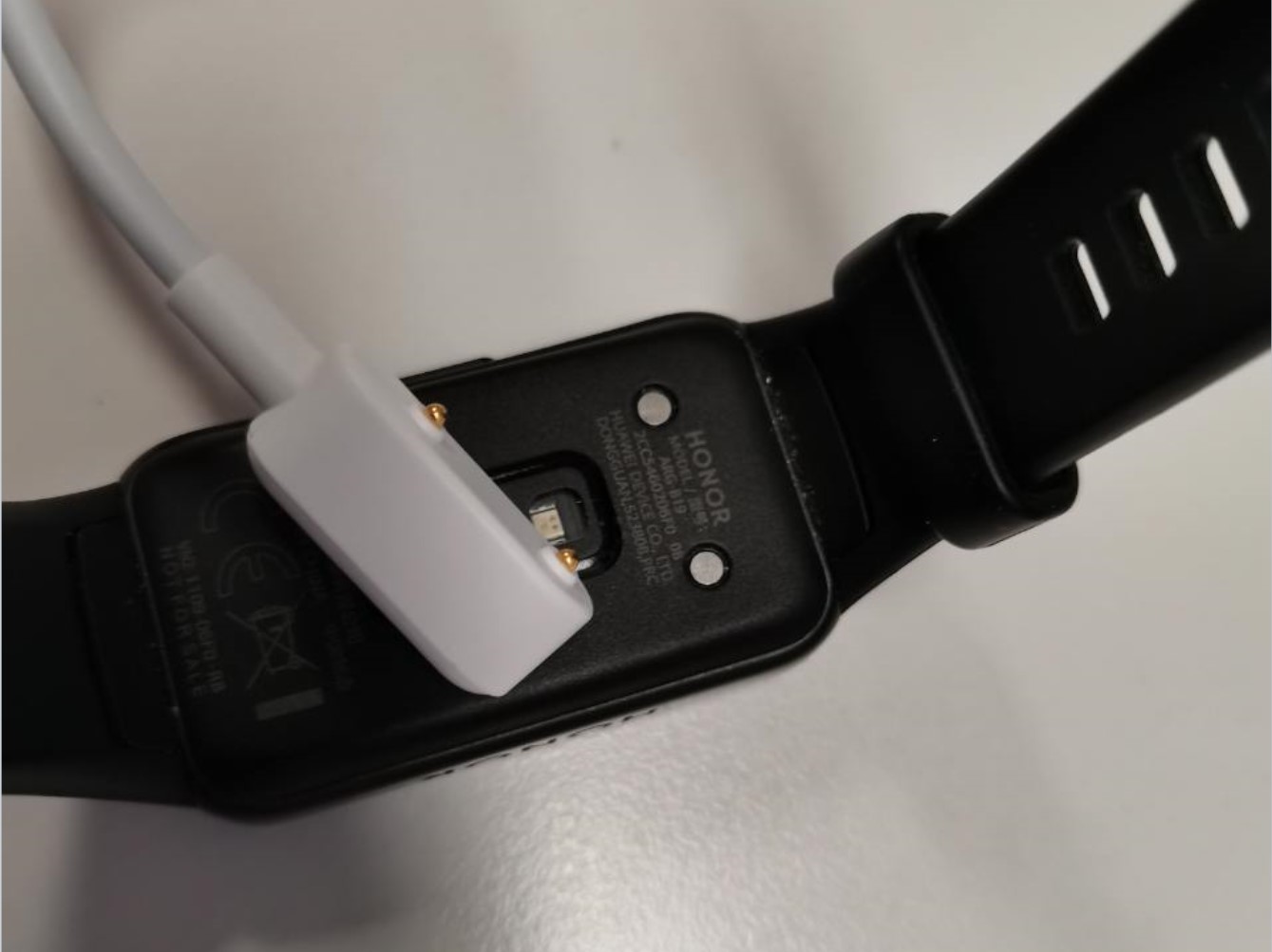 p-styletext-align-center-span-stylefont-size18pxHONOR-Band-6-vs-HONOR