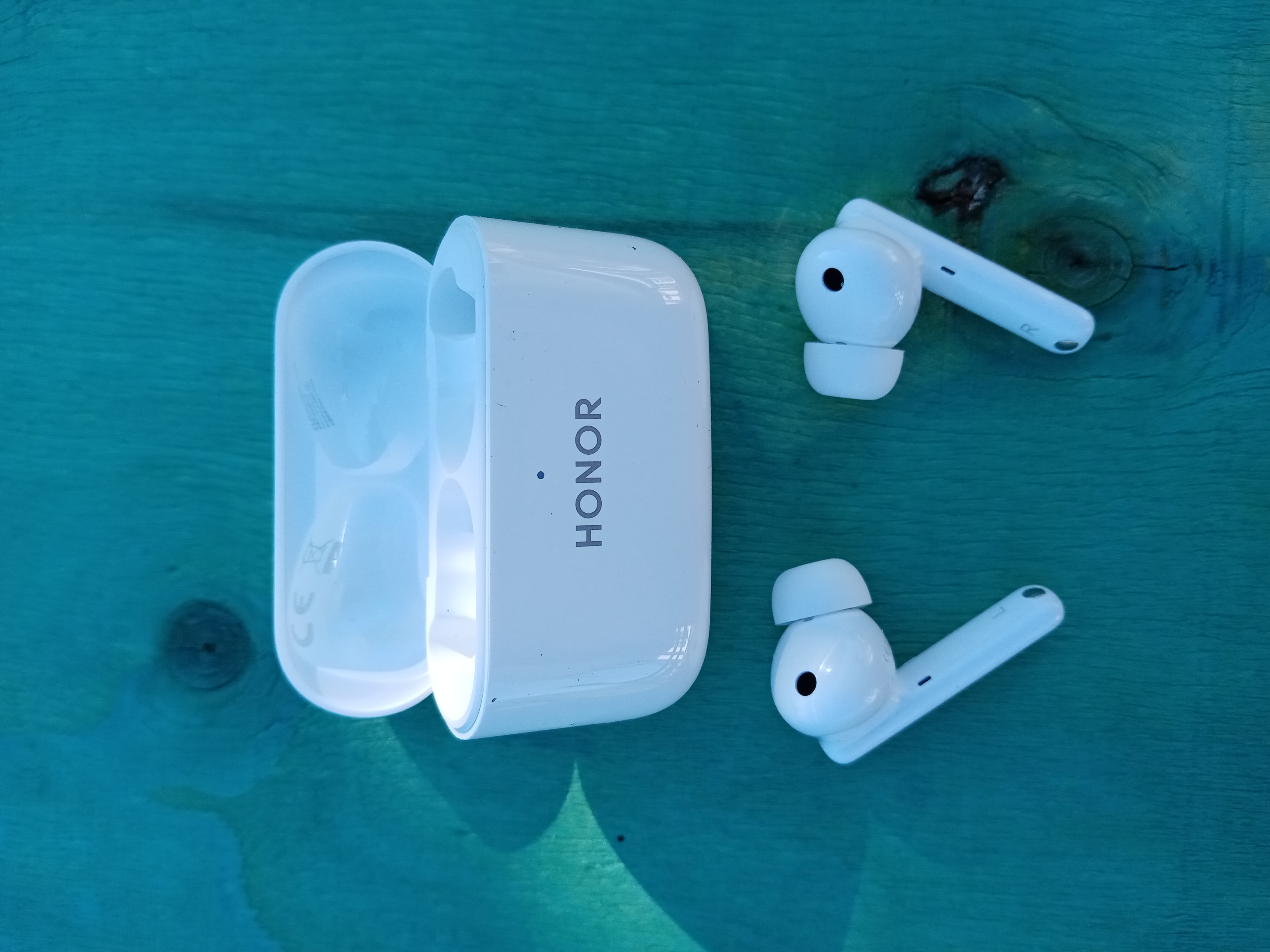 pHippbrppbrppspanA-quick-little-presentation-of-the-Earbuds-2-Lite