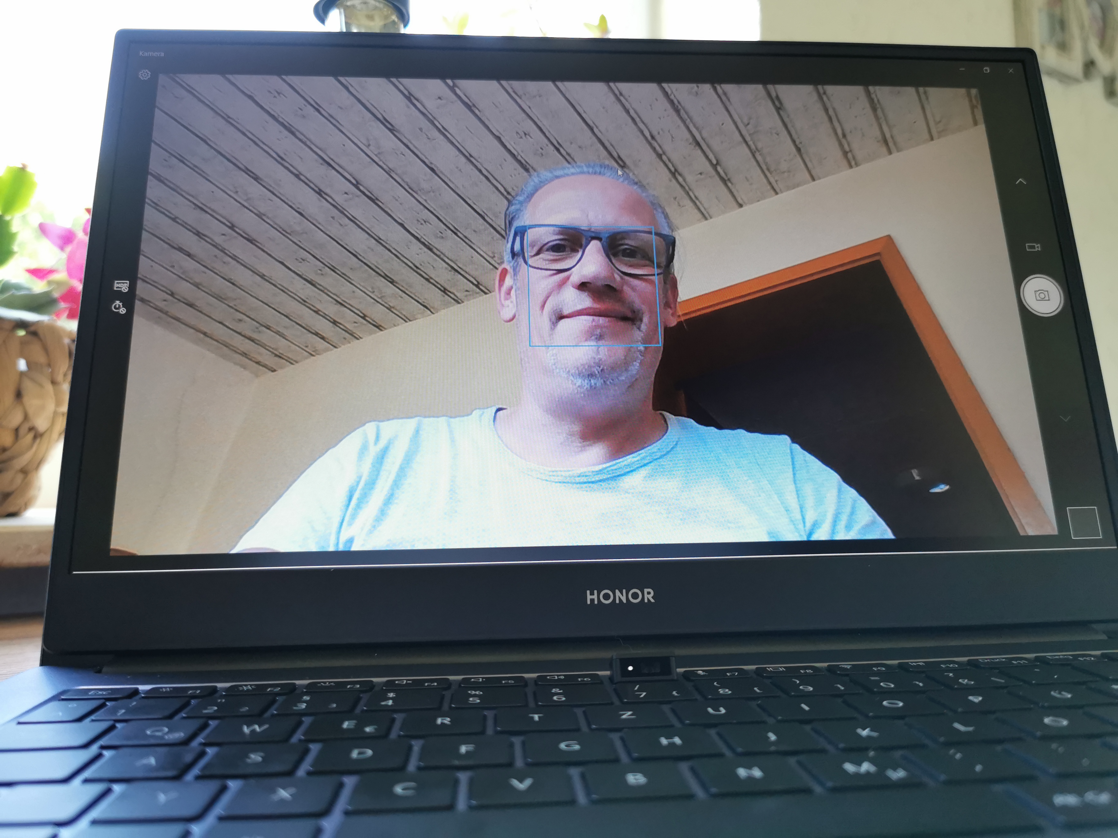 pstrong-styleletter-spacing-009pxHello-HONOR