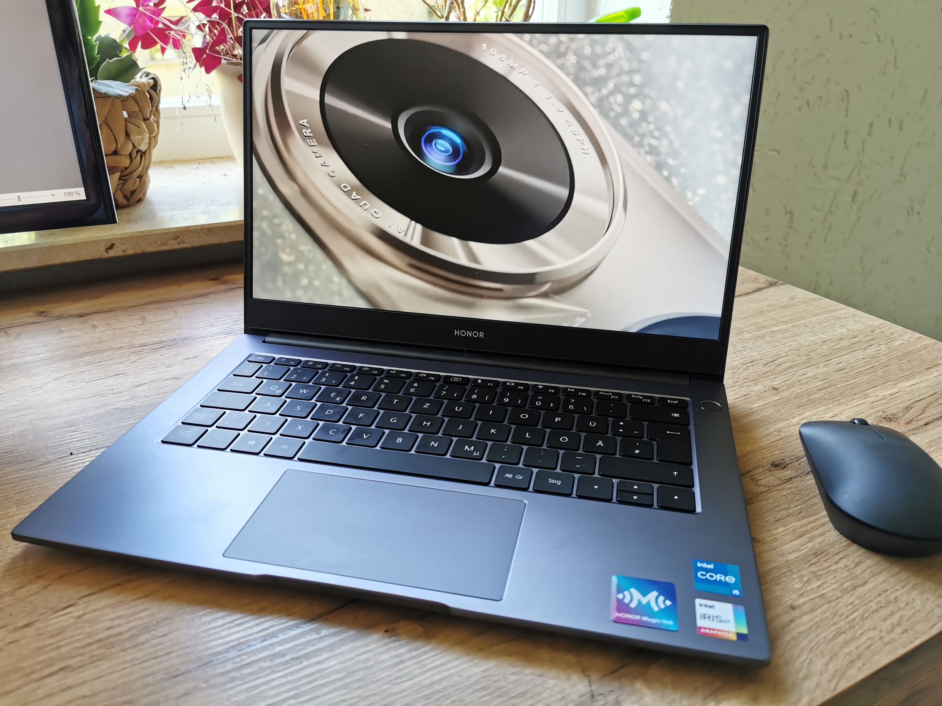 pstrong-styleletter-spacing-009pxHello-HONOR