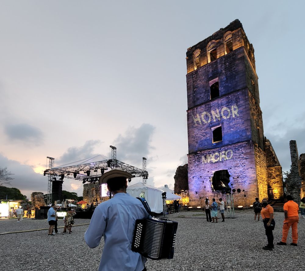 p-styletext-align-centerspan-stylefont-size32pxstrongHonor-leads