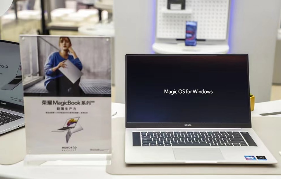 pspan-stylefont-size18pxHello-to-all-the-fansbrbrstrongHONORstrong