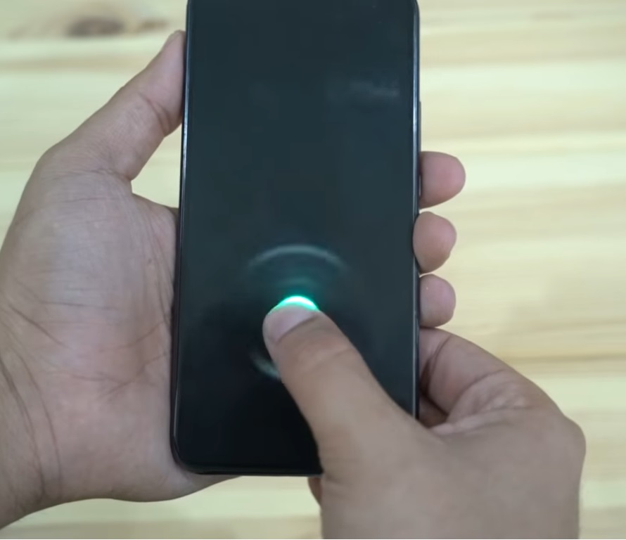 Honor-Magic-2-تحت-الميكرسكوب-