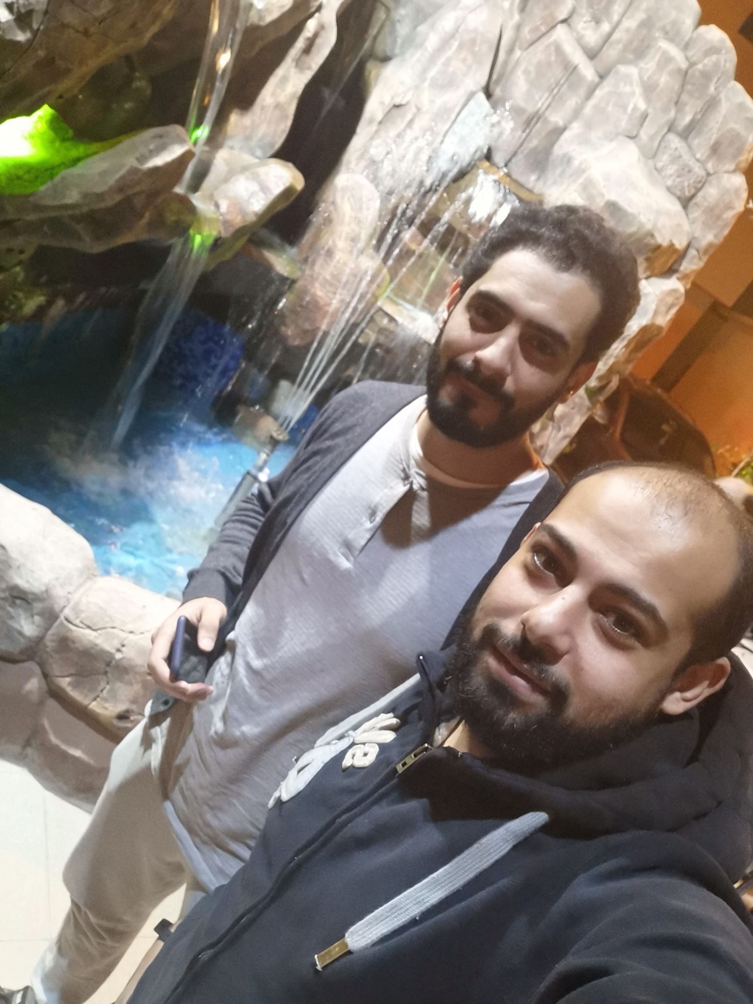 Honor-Magic-2-تحت-الميكرسكوب-