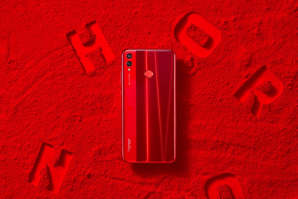 Honor-8X-Glaring-Red-is-Coming-Soon-to-UAE-on-1st-November