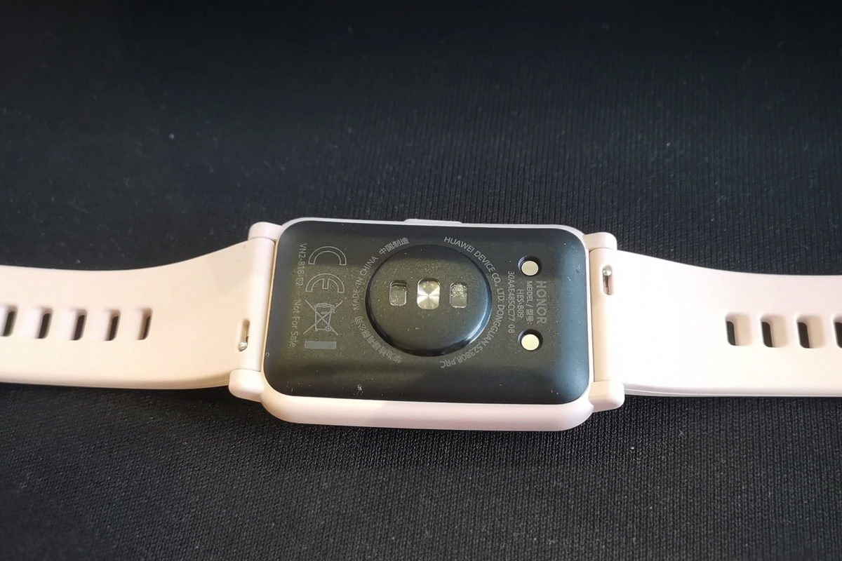 فتح-صندوق-الساعة-الرائعة---HONOR-Watch-ES-