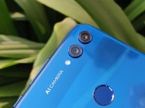 pspanThe-camera-of-HONOR-8X-incorporates-quite-a-few-interesting