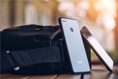 pThenbspHonor-9-Lite-brings-a-premium-looking-With-the-beautiful