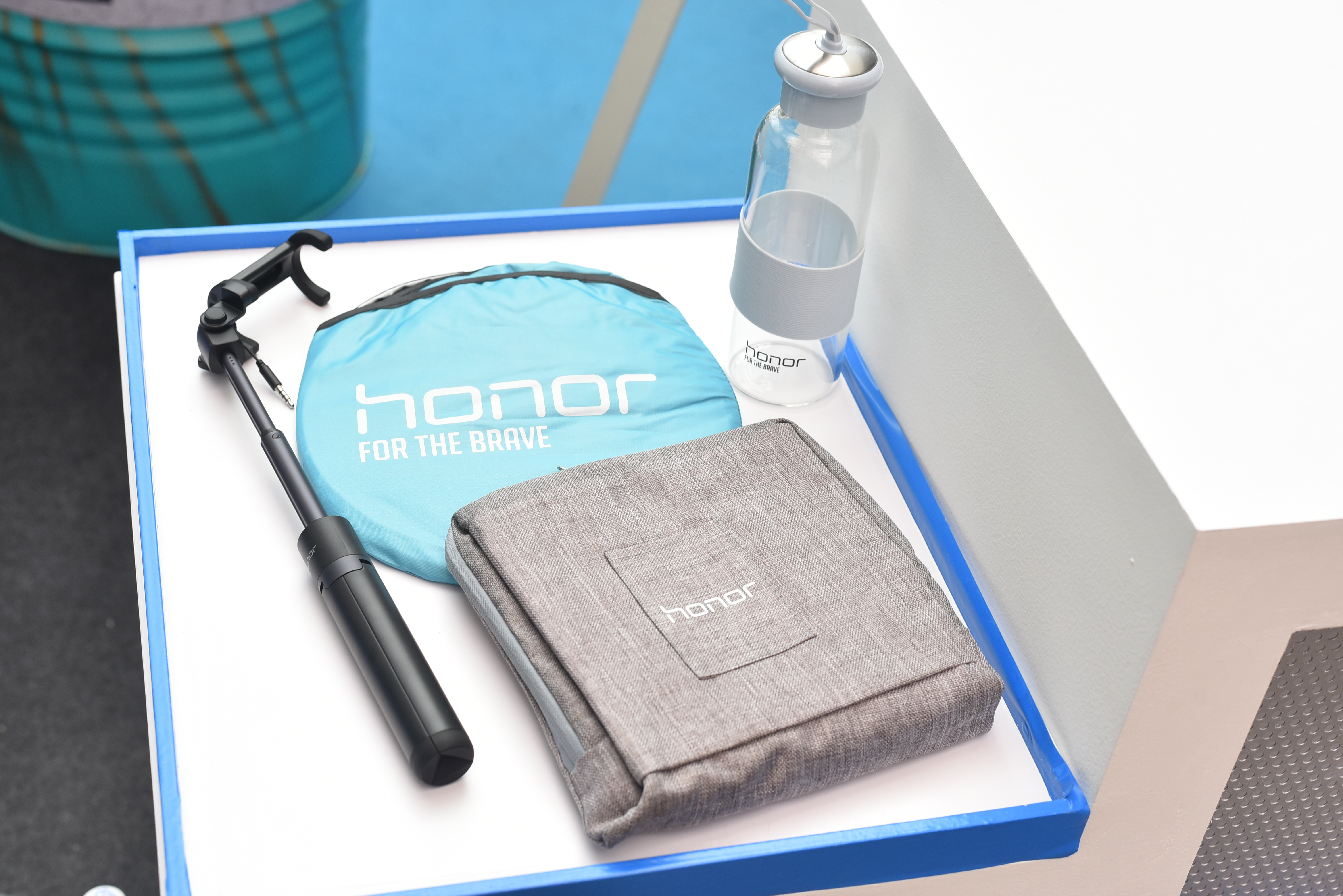 pHi-Honor-FansppGuess-where-we-are-today-Honor-is-coming-to-campus