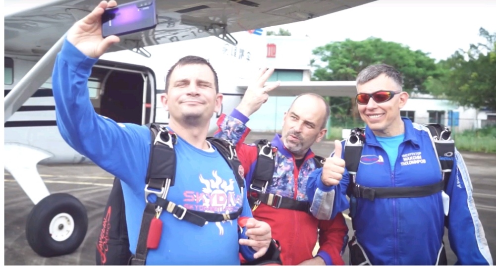 pspanUnder-13000-feetHONOR20-Pro-and-Go-Pro-which-one-can-capture