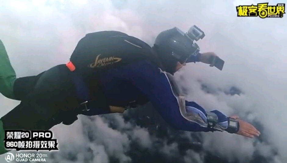 pspanUnder-13000-feetHONOR20-Pro-and-Go-Pro-which-one-can-capture