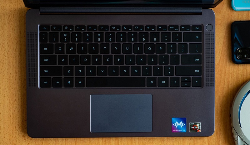 HONOR-releases-MagicBook-14-Special-Bundle-with-a-12-month