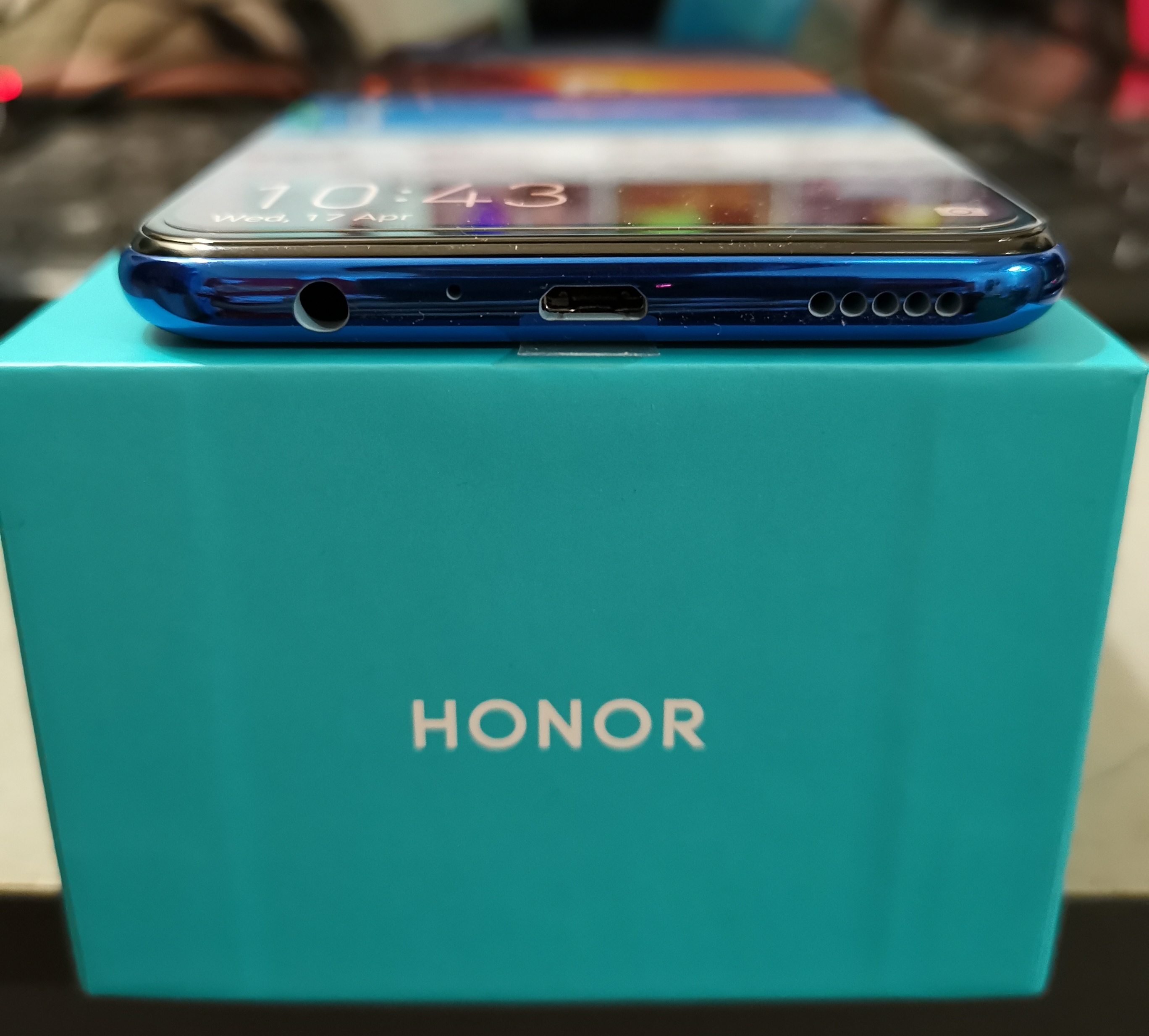 HONOR-20-Lite---Quick-Unboxing