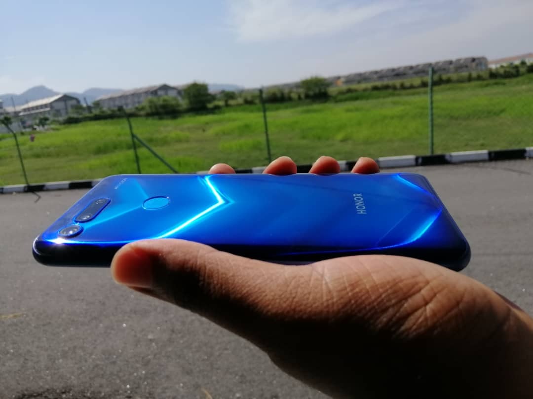 Unboxing-amp-1st-Impression-HONOR-View-20---The-Man-Made-Technologies