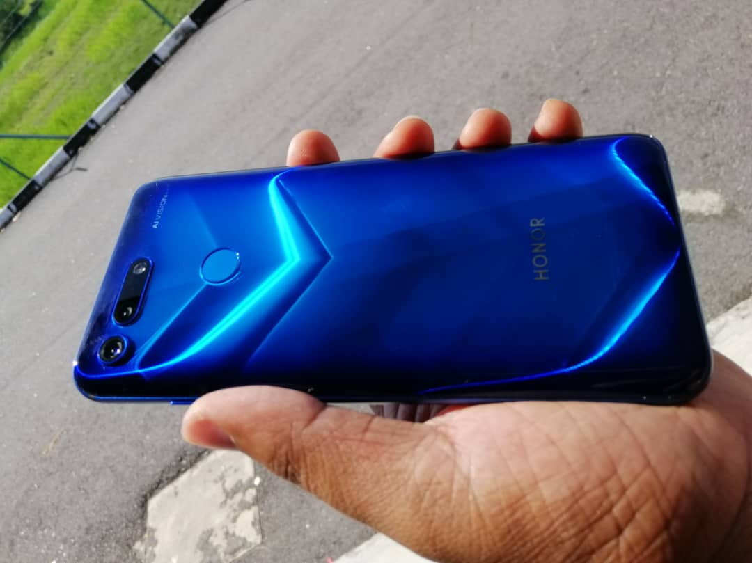 Unboxing-amp-1st-Impression-HONOR-View-20---The-Man-Made-Technologies