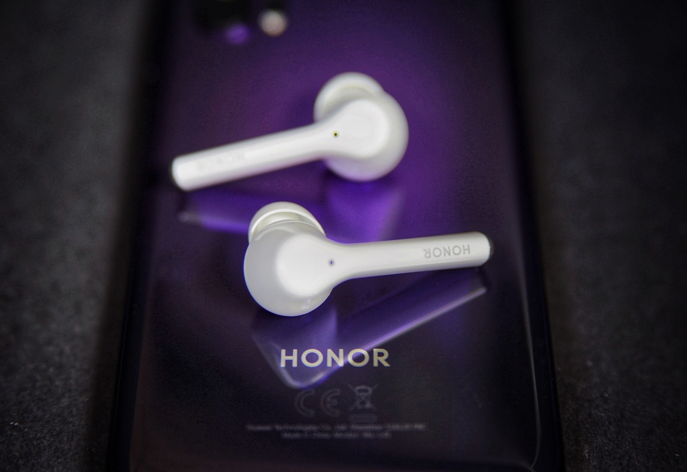 Unbox-amp-Review-Magic-Sound-with-HONOR-Magic-Earbuds