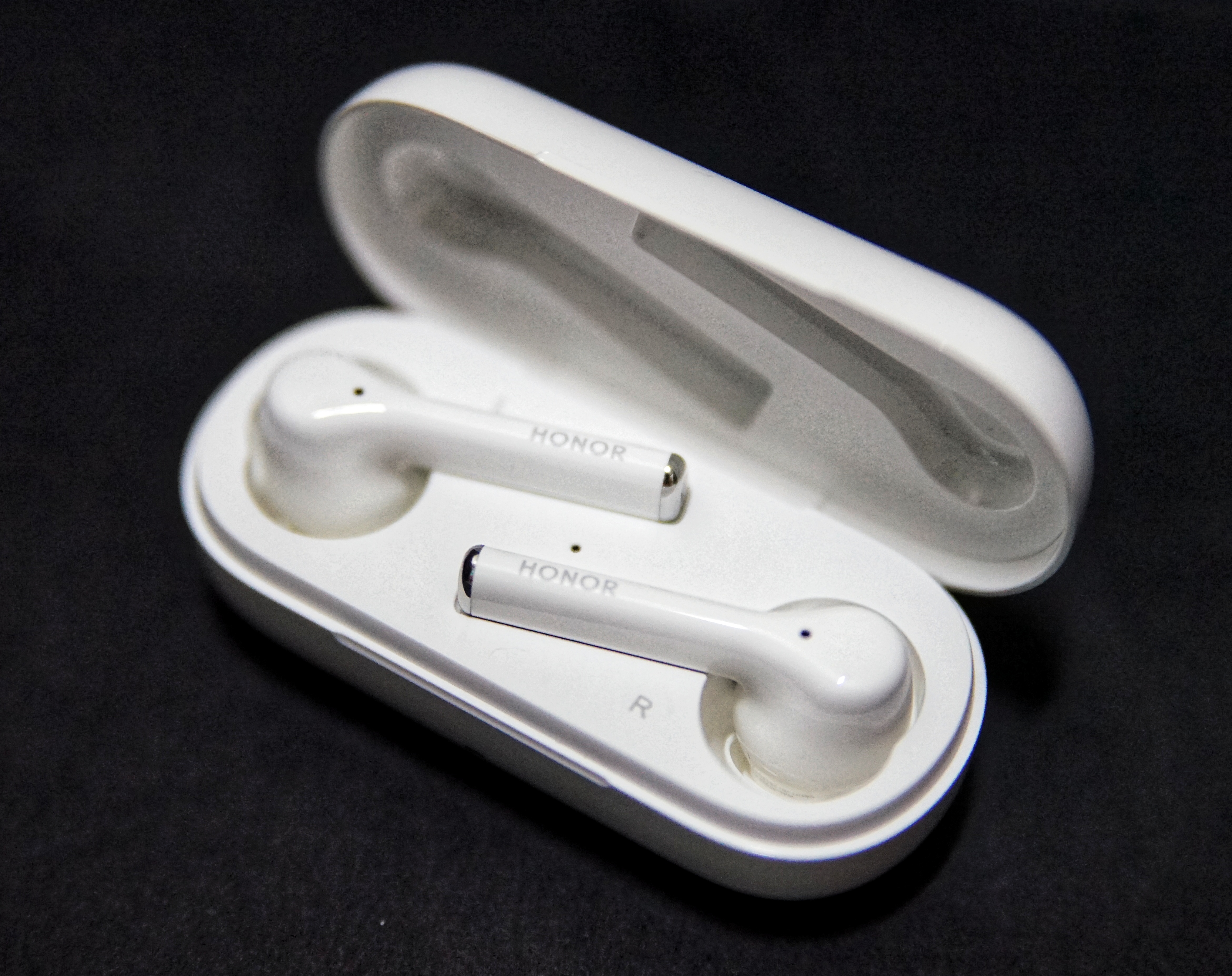 Unbox-amp-Review-Magic-Sound-with-HONOR-Magic-Earbuds