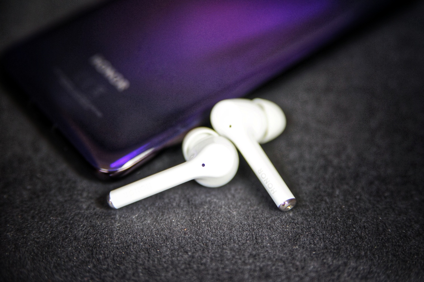 Unbox-amp-Review-Magic-Sound-with-HONOR-Magic-Earbuds