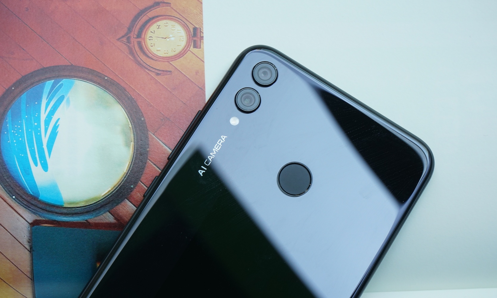 The-Bomb-on-the-Mid-range-Phone-Market---A-Quick-Review-of-HONOR-8X