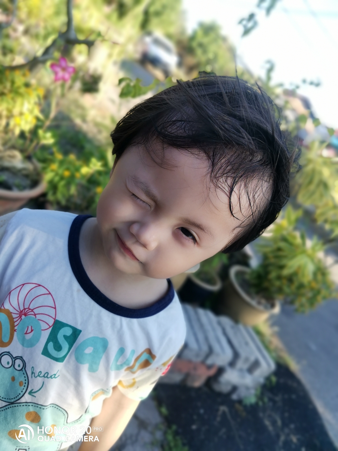 pPortrait-mode-allows-you-to-take-photos-with-built-in-beauty-lighting