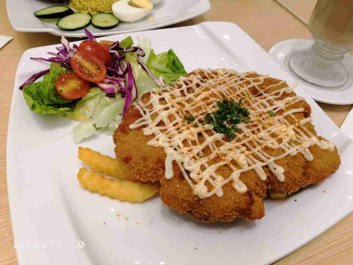 Honor-Play---More-Than-Just-A-Game-Phone