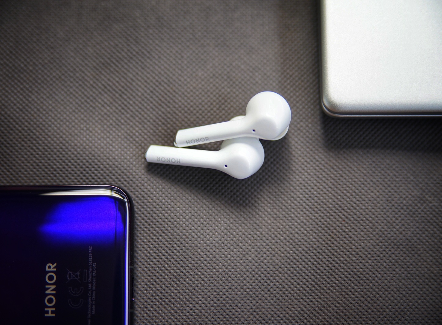 Unbox-amp-Review-Magic-Sound-with-HONOR-Magic-Earbuds