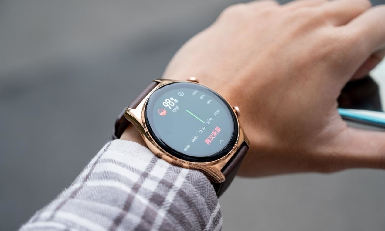 pspanbrspanppIn-December-2016-HONOR-released-the-first-generation-of