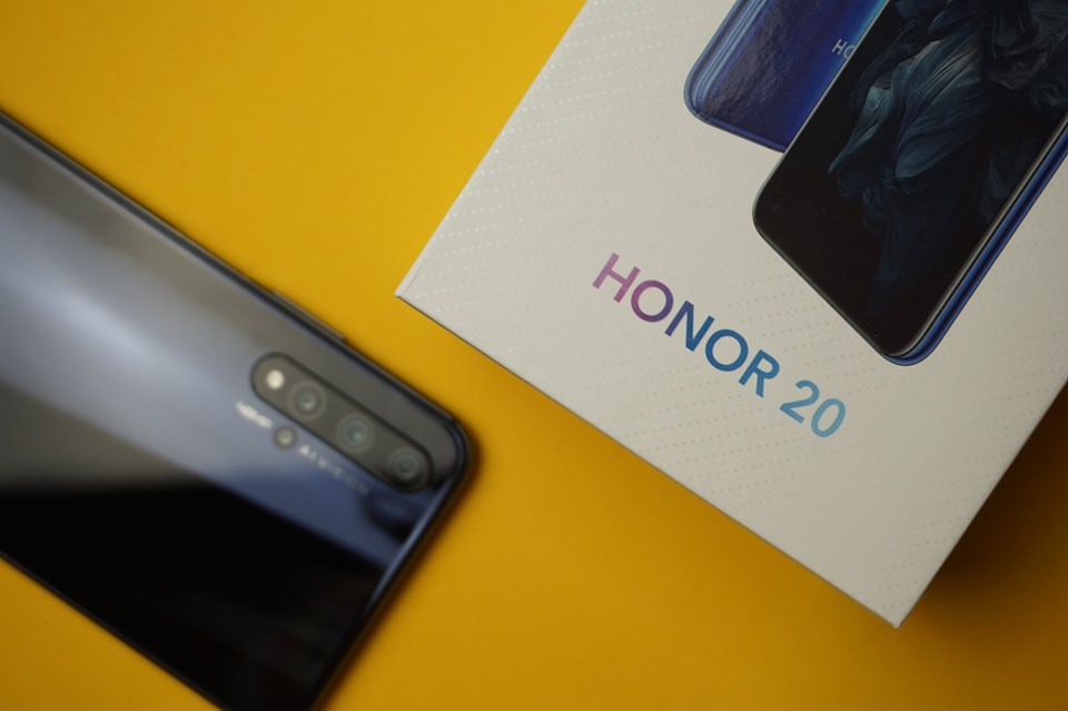 صور-هاتف-Honor-20-ومحتويات-الصندوق
