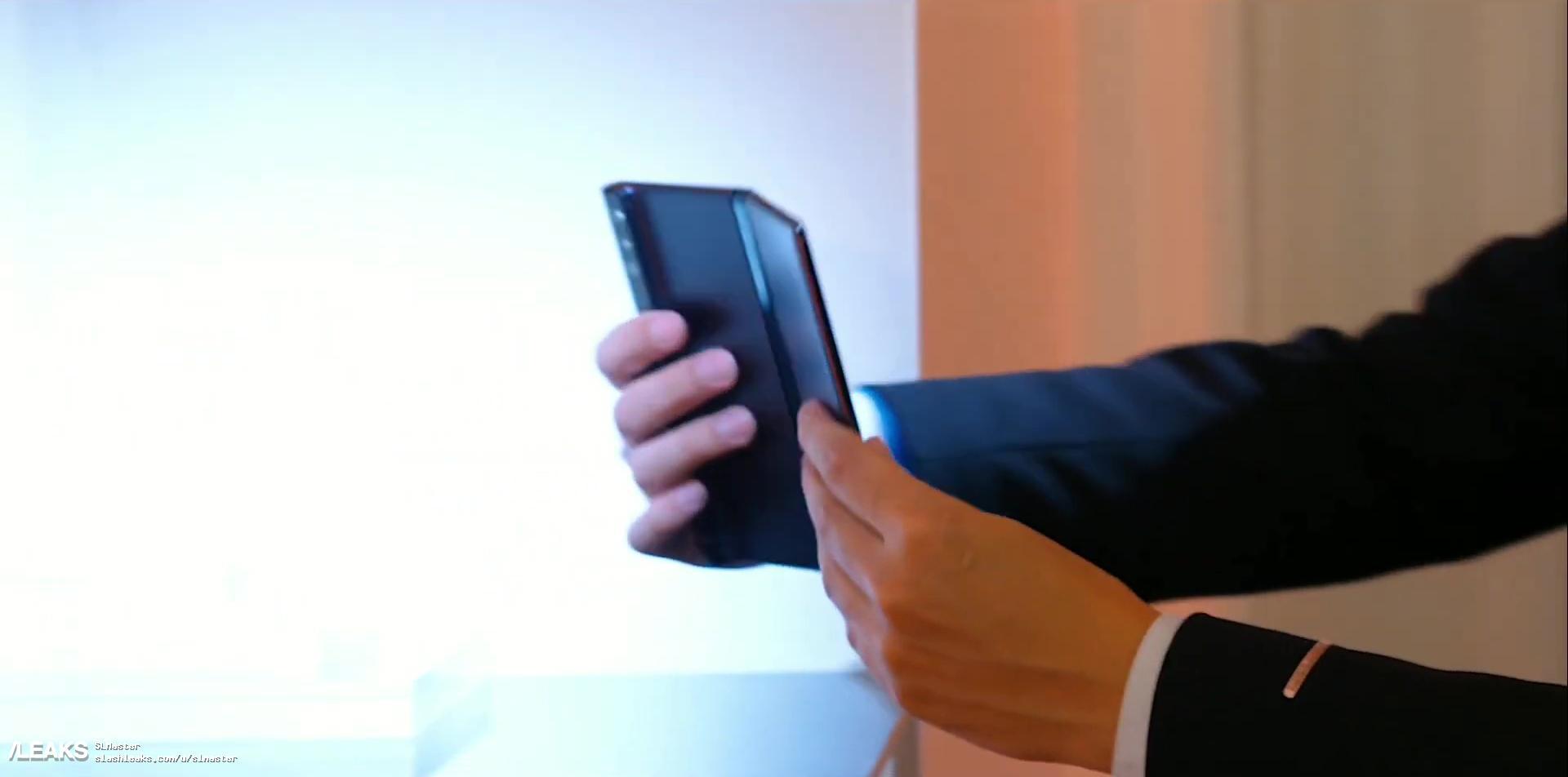 Huawei-Mate-X-Katlanabilir-Telefonu-TanıttıÖzellikleri-ve-Max