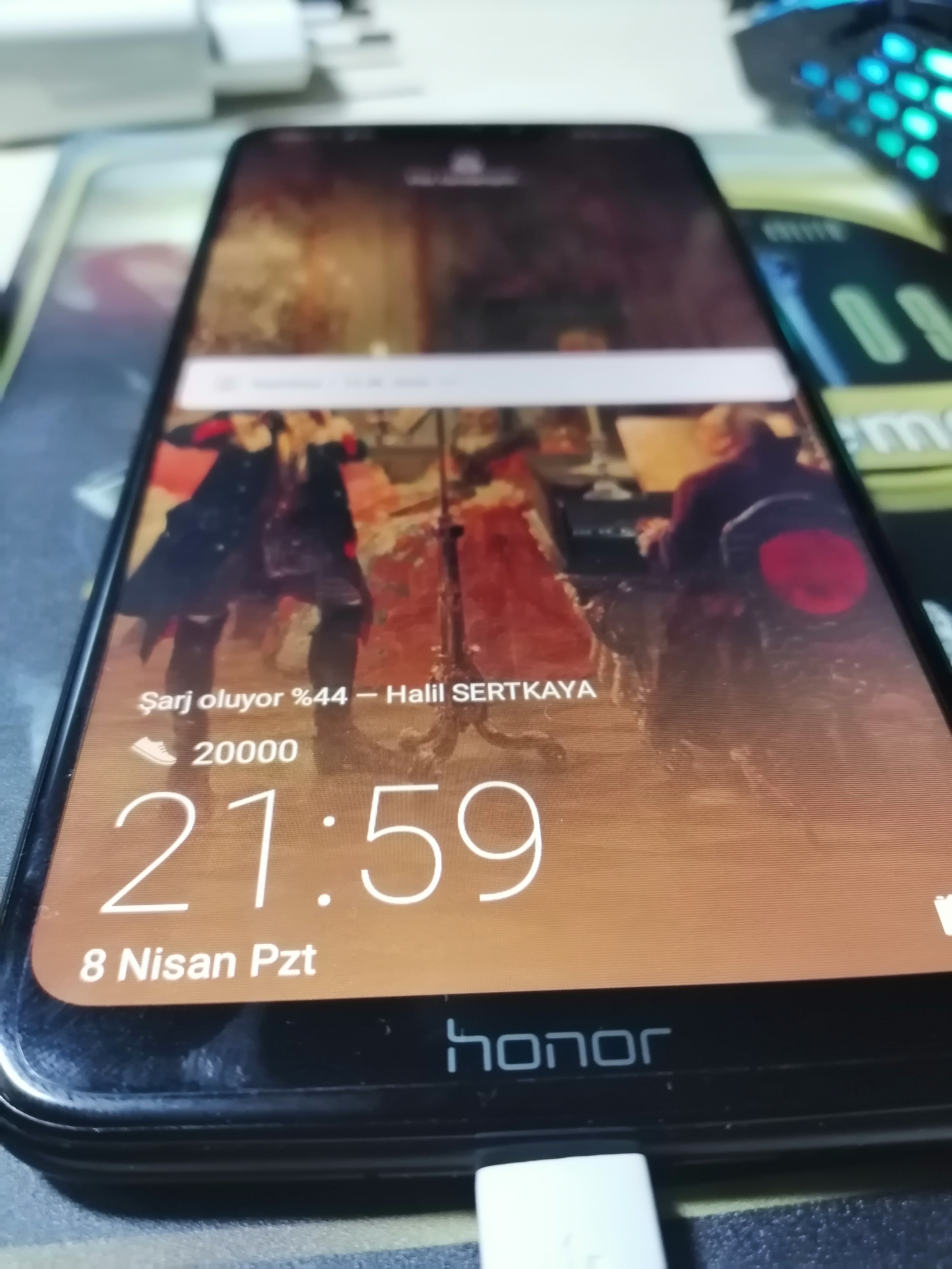 Honor-8C-vs-Honor-8X-Tasarım-Karşılaştırması