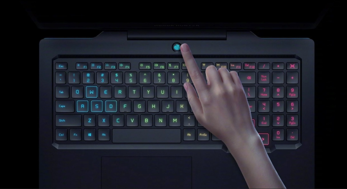 HONOR-Oyun-Bilgisayarı-HUNTER-V700-Modelini-Tanıttı