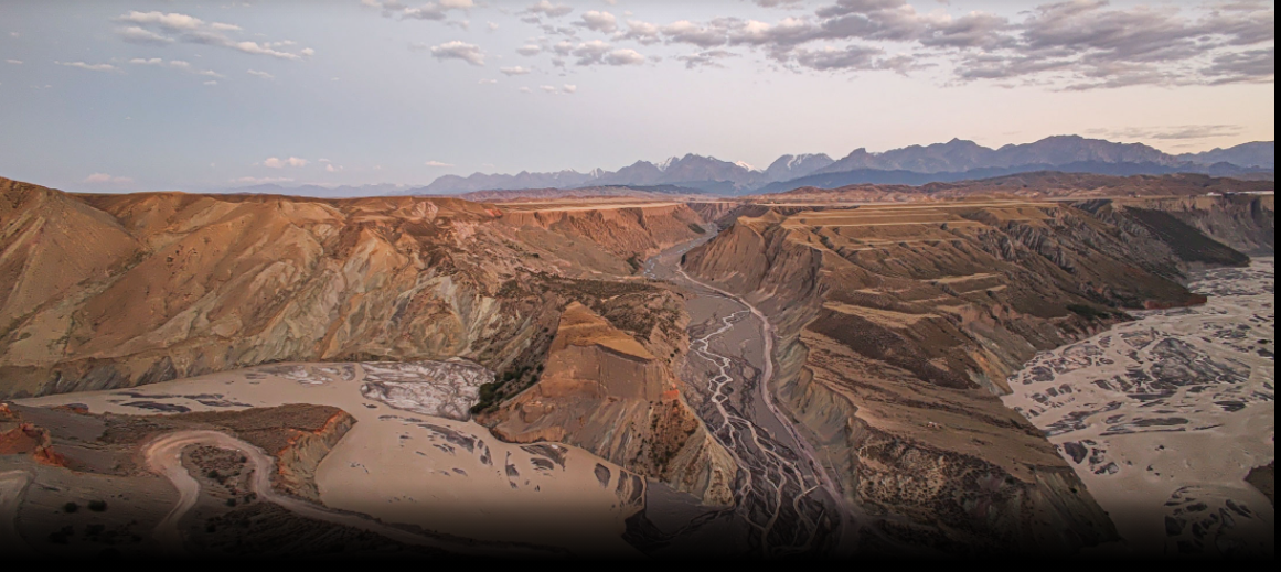 pspanGeçen-Ağustos-ayında-tanıtımı-yapılan-HONOR-Magic-Pro-Plus-pek