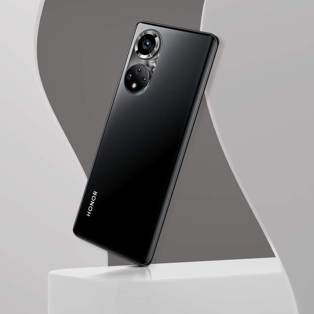 pspanHONOR-50-şu-anda-Türkiyede-Zümrüt-Yeşili-ve-Gece-Siyahı-rengi